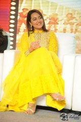 Sonakshi Sinha at Lingaa Movie Audio Success Meet